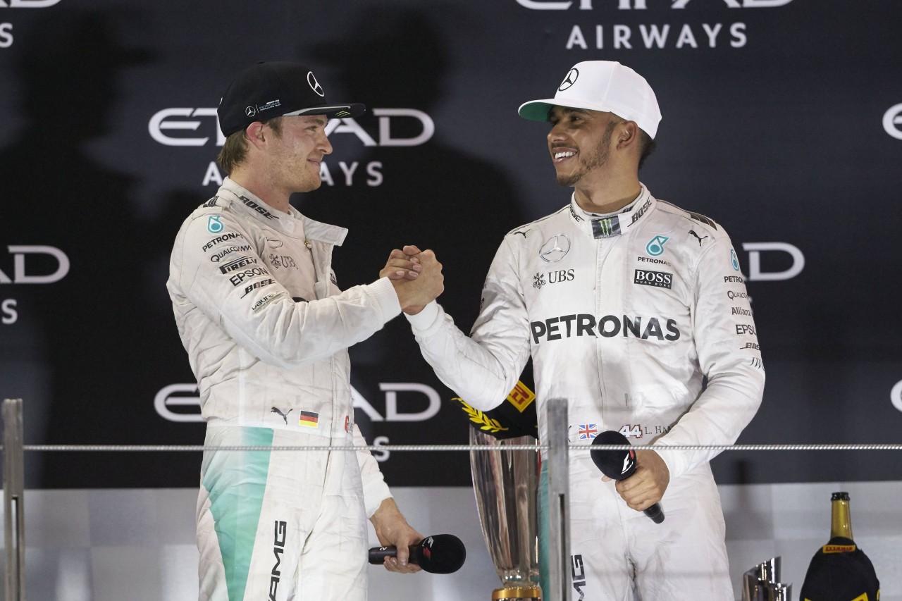 Formel 1: 2016 konnte Nico Rosberg (l.) seinen Ex-Teamkollegen Lewis Hamilton schlagen und Weltmeister werden. 