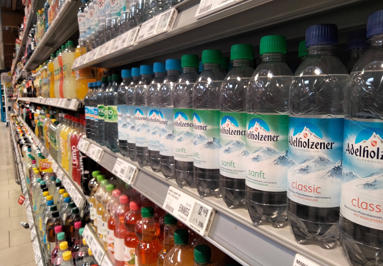 Eine beliebte Wassersorte wird es bald nicht mehr in Deutschland zu kaufen geben. (Symbolfoto)
