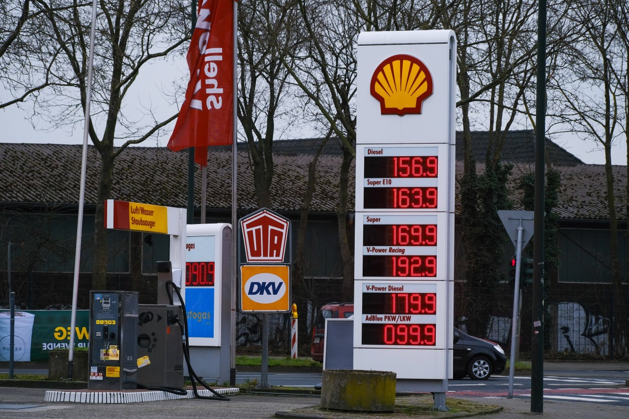 Der Spritpreis für Super-Benzin E10 ist in Deutschland explodiert! (Symbolbild) 