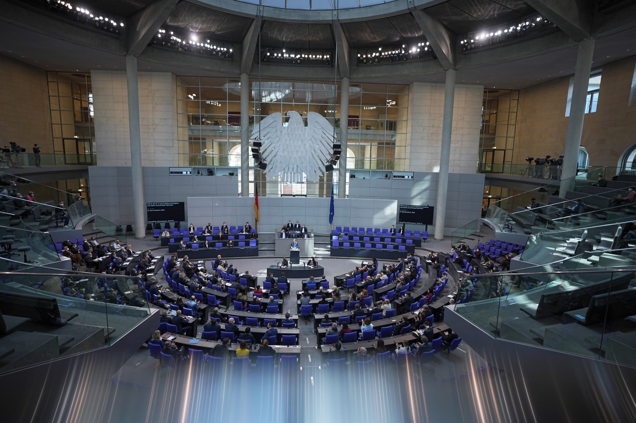 Das neue Corona-Gesetz trifft auf harten Widerstand. Auch bei der NRW-Wahl 2022 könnte es wichtig werden. (Symbolbild)