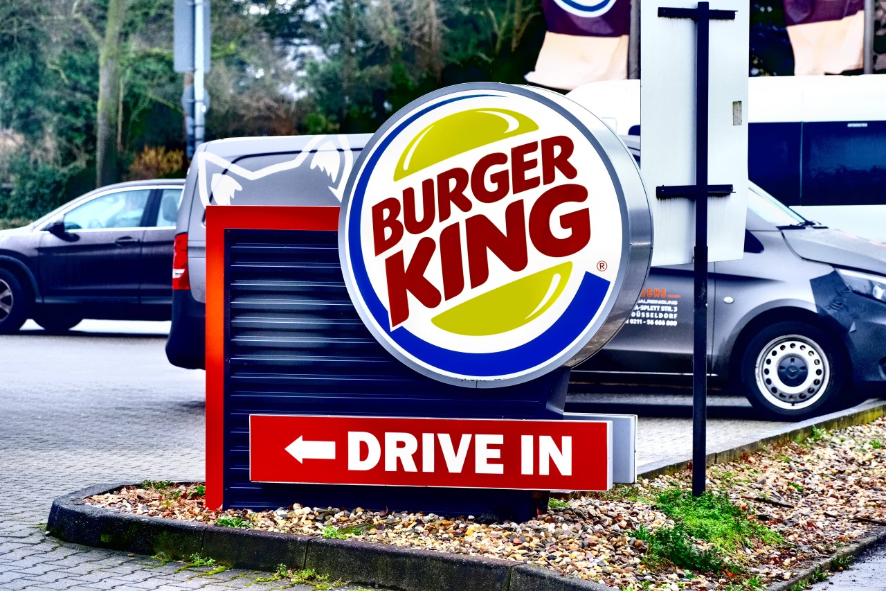 Unglaubliche Szenen bei Burger King in Amerika: Eine Mitarbeiterin soll mehrmals auf einen Kunden geschossen haben (Symbolbild).