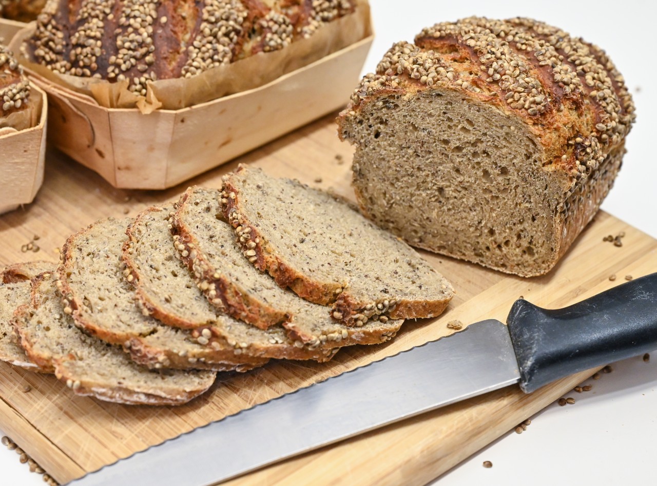 Edeka, Kaufland & Co: Müssen Kunden bald zehn Euro für ein Laib Brot bezahlen? (Symbolbild)