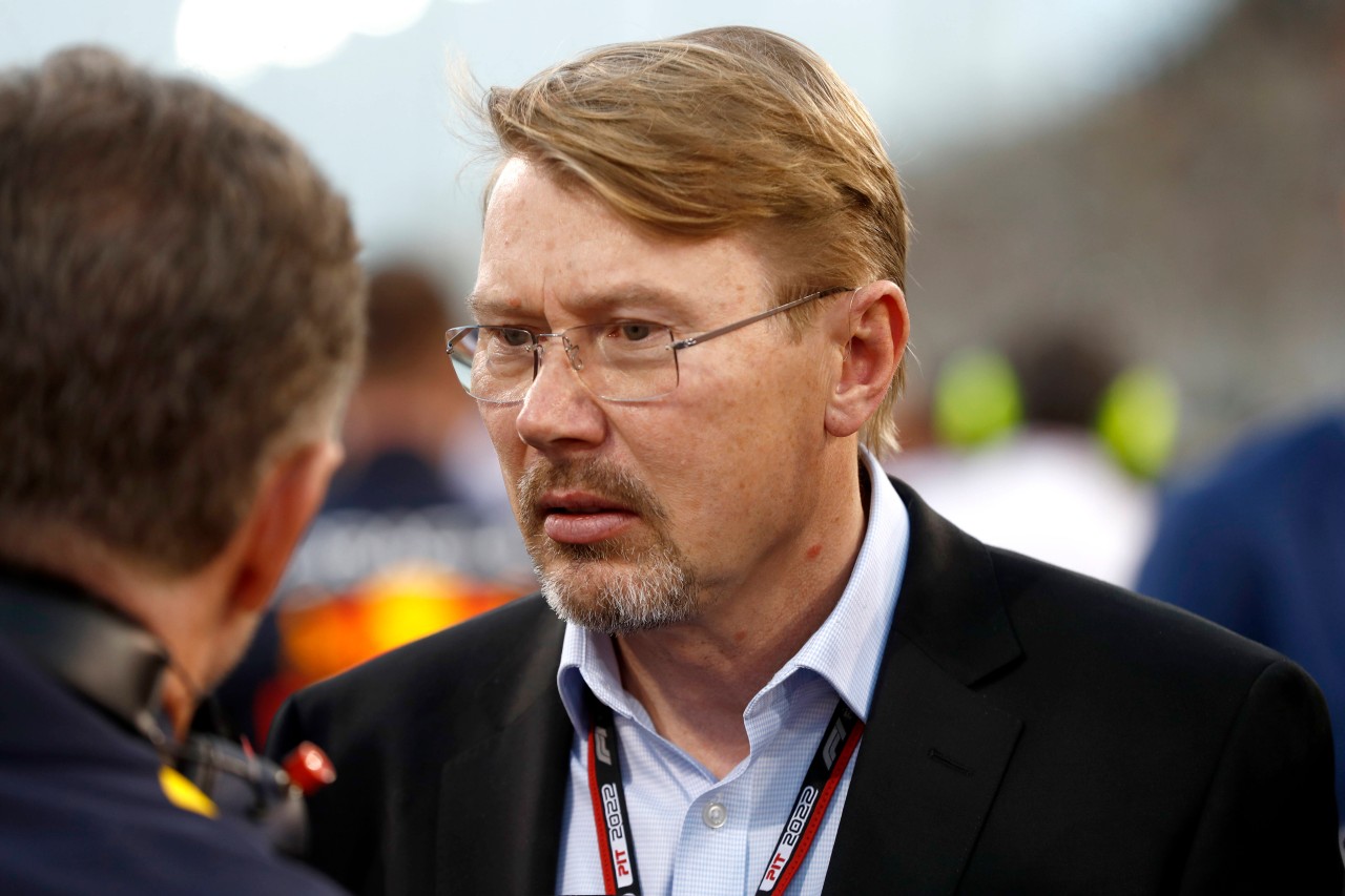 Mika Häkkinen glaubt, dass Teamkollege George Russell Lewis Hamilton Probleme bereiten könnte.