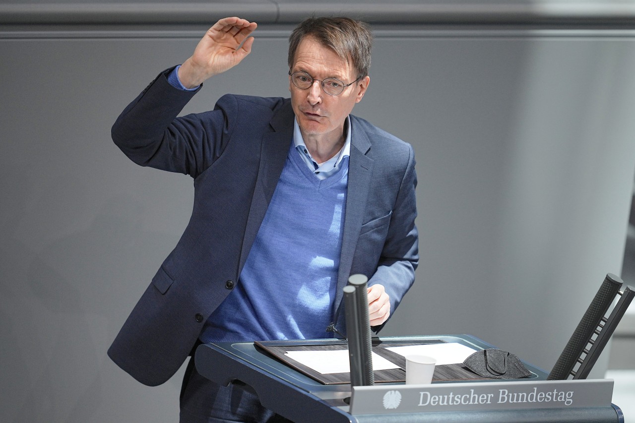 Gesundheitsminister Karl Lauterbach im Bundestag. 
