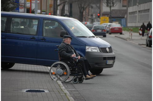 Wer keine Rücksicht auf schwächere Verkehrsteilnehmer, zu denen auch Radfahrer gehören, nimmt, muss 80 Euro zahlen. Vor Februar diesen Jahres waren es 60 Euro.