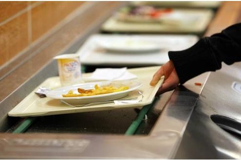 Kantinen-Fasten: Damit die Schlangen vor der Kasse kürzer und die Vitamine im Essen mehr werden. 
