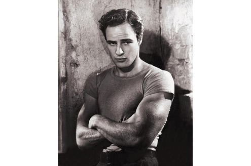 A Streetcar named Desire - Endstation Sehnsucht (1951): Für Brando ein großer Erfolg. »Seine Darstellung des rüpelhaften Stanley Kowalski war so realistisch, dass die Leute den Mann mit der Rolle verwechselten«, so die  L.A. Times. (c) Marlon Brando - Eine Hommage in Fotografien