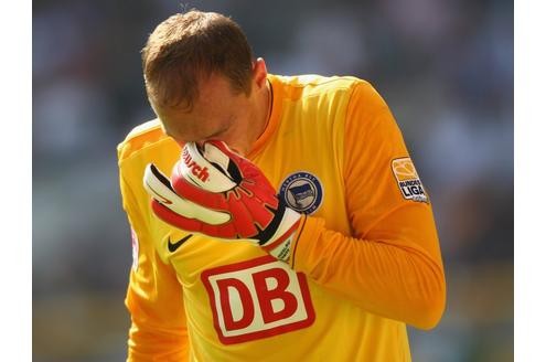 ...konnte den Abstieg der Berliner nicht verhindern. Drobny wechselte im Sommer zum HSV, um Frank Rost als Nummer eins abzulösen,...