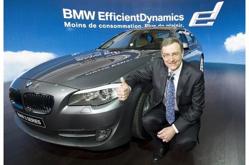 ...befindet sich BMW mit dem neuen 5er, der verloren gegangene Marktanteile vom Audi A6 und der Mercedes E-Klasse zurück erobern soll. Noch mehr Platz...
