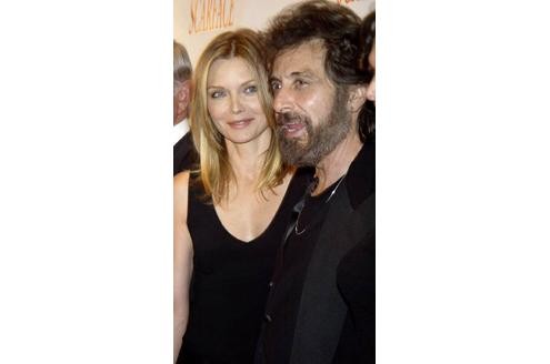 Mit Michelle Pfeiffer stand Pacino mehrfach vor der Kamera - im Thriller Scarface, aber auch in der wunderbaren romantischen Komödie Frankie and Johnny.