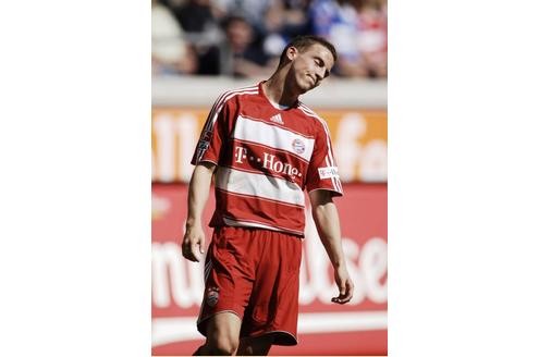 Kaum ein anderer Jungstar in der Bundesliga hat einen vergleichbaren Absturz erlebt: Jan Schlaudraff avancierte in Aachen zum Nationalspieler, beim FC Bayern konnte er sich nicht durchsetzen und...