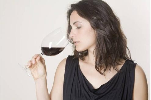 Wein ist ungesund.
 

Nein, denn in Maßen ist Alkohol sogar gut fürs Herz. Die Ursache, warum Alkohol der Gesundheit nutzen kann, ist allerdings noch nicht vollständig geklärt.
