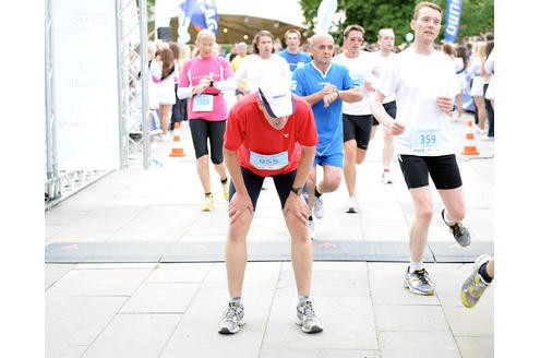 Glückliche Mienen und anfeuernde Zuschauer am Zieleinlauf. Foto: Sebastian Konopka