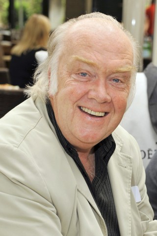 Er war Anfang der neunziger Jahre als „Tatort“-Kommissar Bernd Flemming einem breiten Publikum bekannt geworden. Der Schauspieler Martin Lüttge verstarb am 22. Februar im Alter von 73 Jahren. 