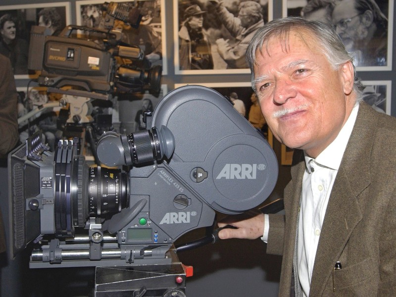 Der Kameramann Michael Ballhaus ist tot. Der international bekannte Filmkünstler („Gangs of New York“, „Die Ehe der Maria Braun“) starb in der Nacht zum 12. April im Alter von 81 Jahren in seiner Berliner Wohnung. 
