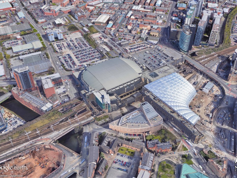 Die Manchester Arena (Google-Earth Ansicht) ist eine der größten Hallen Europas und fasst bis zu 21.000 Besucher. 