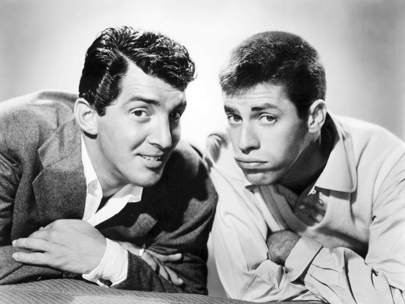 Bekannt wurde er vor allem durch seine improvisierten Comedy-Auftritte mit seinem langjährigen Freund und Filmpartner Dean Martin (l.). Als Duo Martin & Lewis sorgten sie in der Nachkriegszeit für eine Sensation.