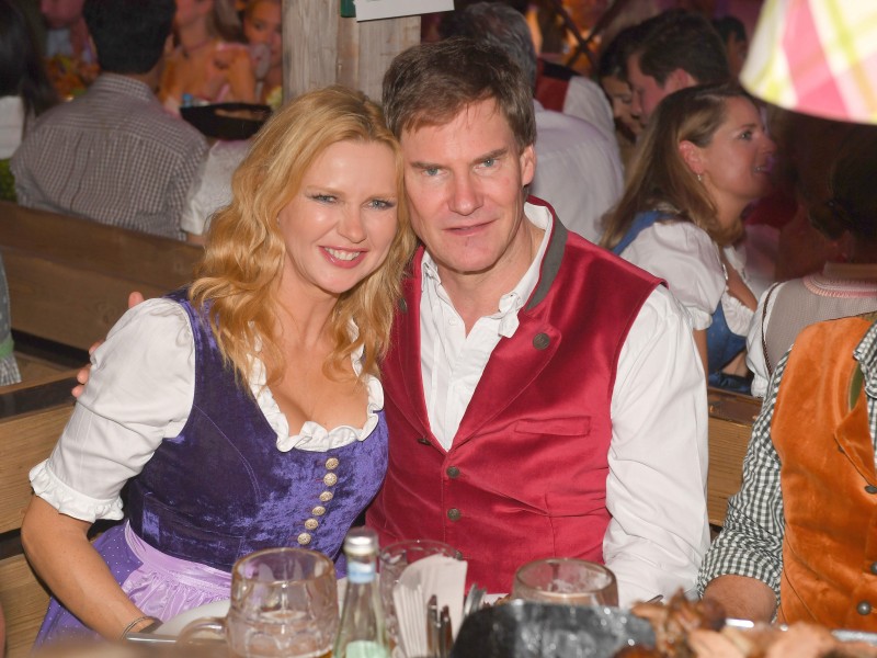 Schauspielerin Veronica Ferres und ihr Mann, der Unternehmer Carsten Maschmeyer, feierten im Käferzelt.