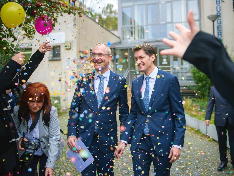 „Es wird Wirklichkeit, wofür wir 28 Jahre lang gekämpft haben“, sagte Beck. „Mit den Bildern des heutigen Tages traut sich hoffentlich keiner mehr, dagegen etwas zu haben.“