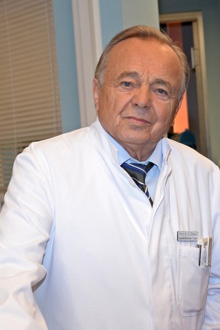 Bellmann spielte in der ARD-Arztserie „In aller Freundschaft“ seit 1998 den Klinikdirektor Professor Simoni. 