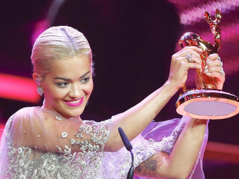 Sängerin Rita Ora bekam den Bambi in der Kategorie „Musik International“.