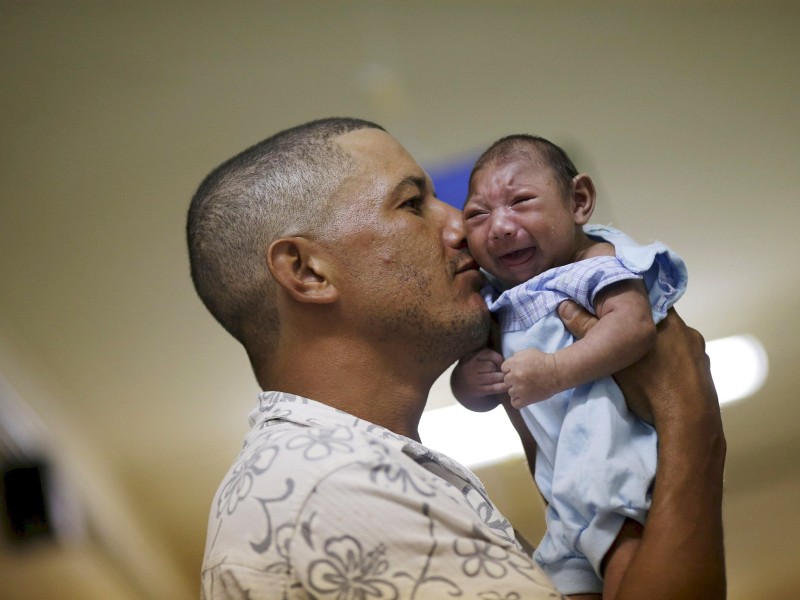Neben Brasilien ist Kolumbien besonders stark betroffen: Hier wurden ebenfalls mehrere Zehntausend Zika-Infektionen registriert. Der kleine Gustavo Henrique ist ebenfalls betroffen.