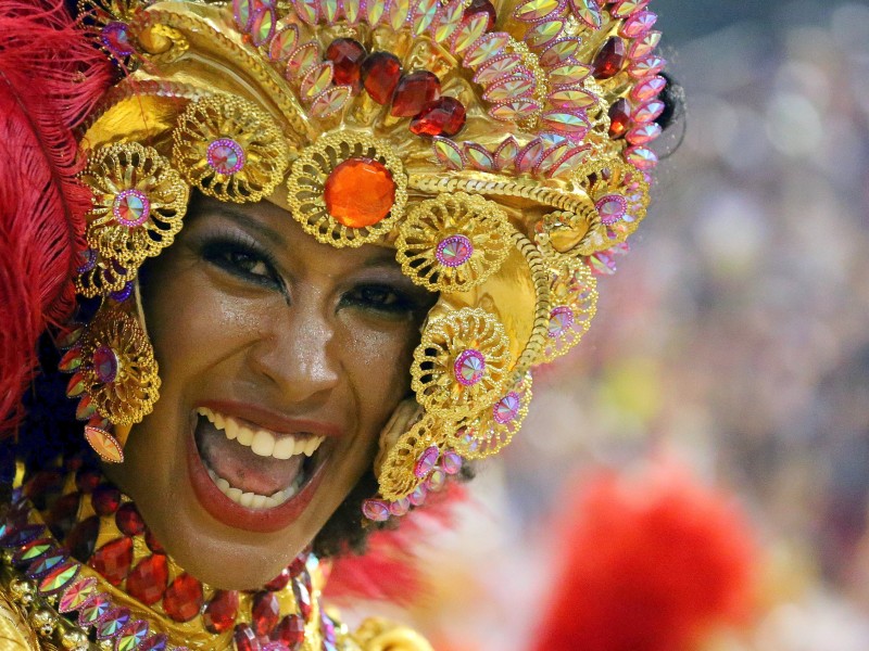 Die angeblich „größte Party der Welt“ läuft derzeit in Brasilien: Der berühmte Samba-Tempel Sambódromo kocht zum Karneval in Rio de Janero. 