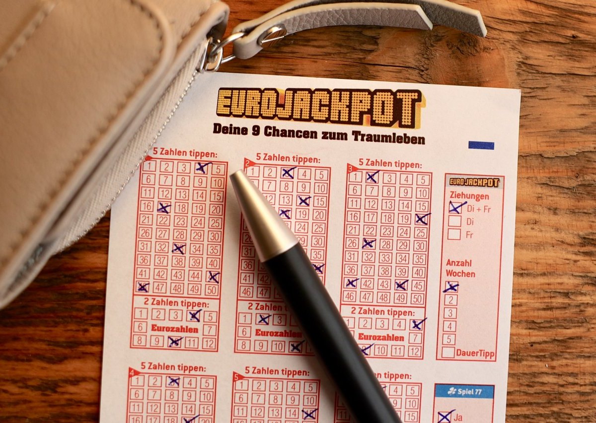 220425 Eurojackpot - Jubel bei neun Grossgewinnern (c) Carolin Schumacher.jpg