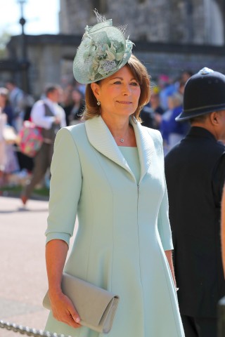Die Mutter von Herzogin Kate und Pippa Middleton, Carol Middleton, kommt zur St.-Georgs-Kapelle.