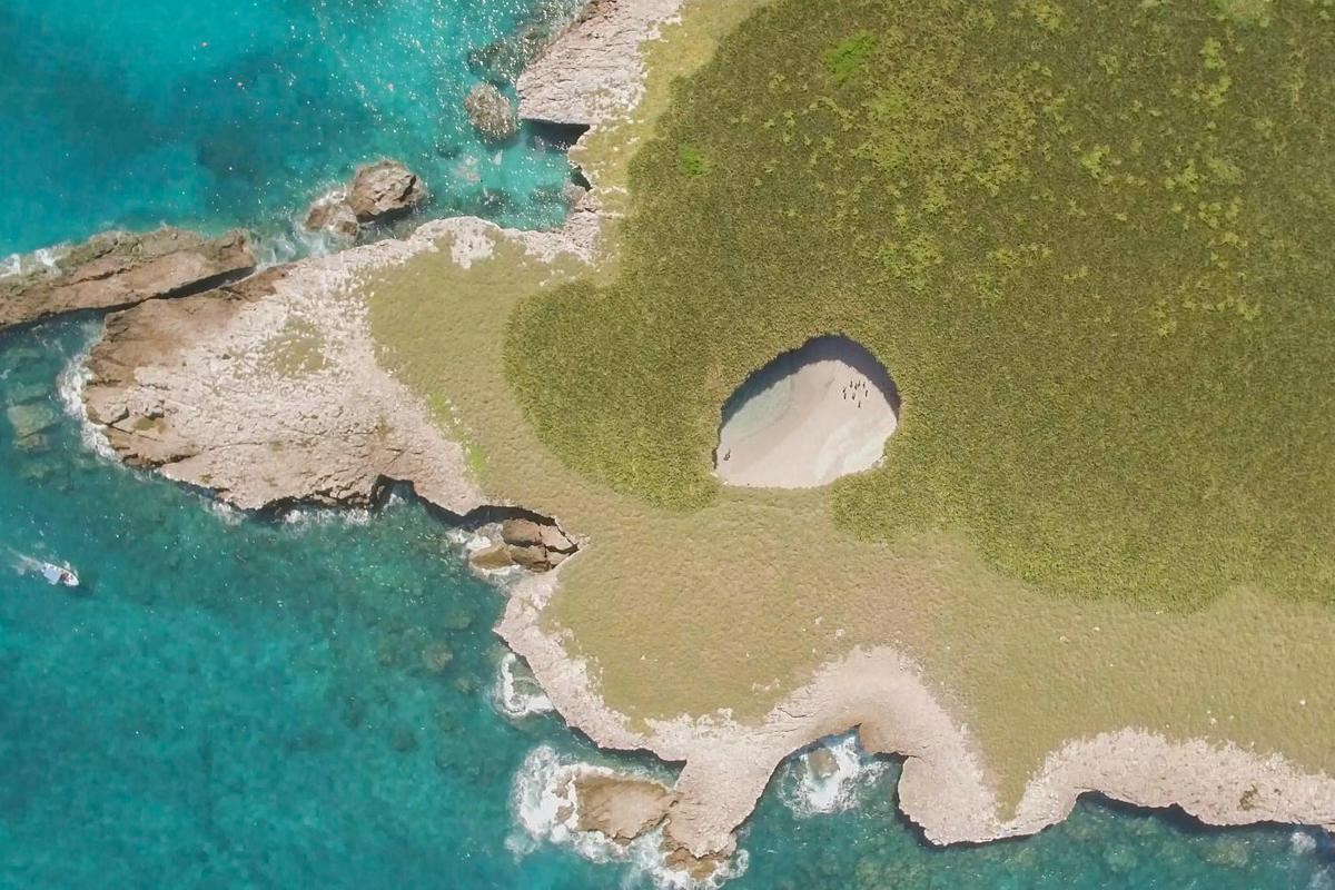 Auf diesem undatierten, von der mexikanischen Kommission für Naturschutz (Conanp) zur Verfügung gestellten Bild ist der Playa Escondida (Verstechter Strand) zu sehen.