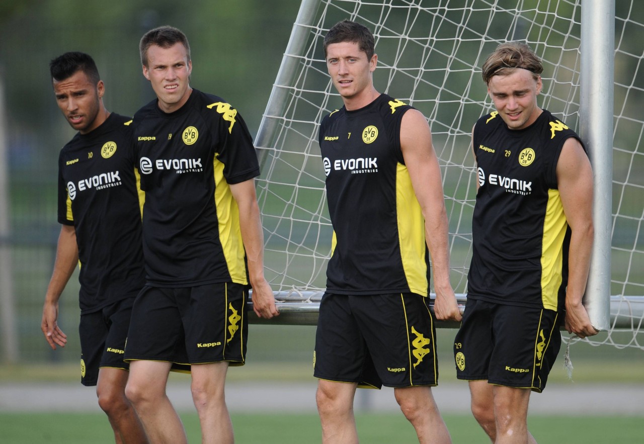 Yasin Öztekin (l.), ehemaliger Spieler von Borussia Dortmund, hofft auf eine Rückkehr.
