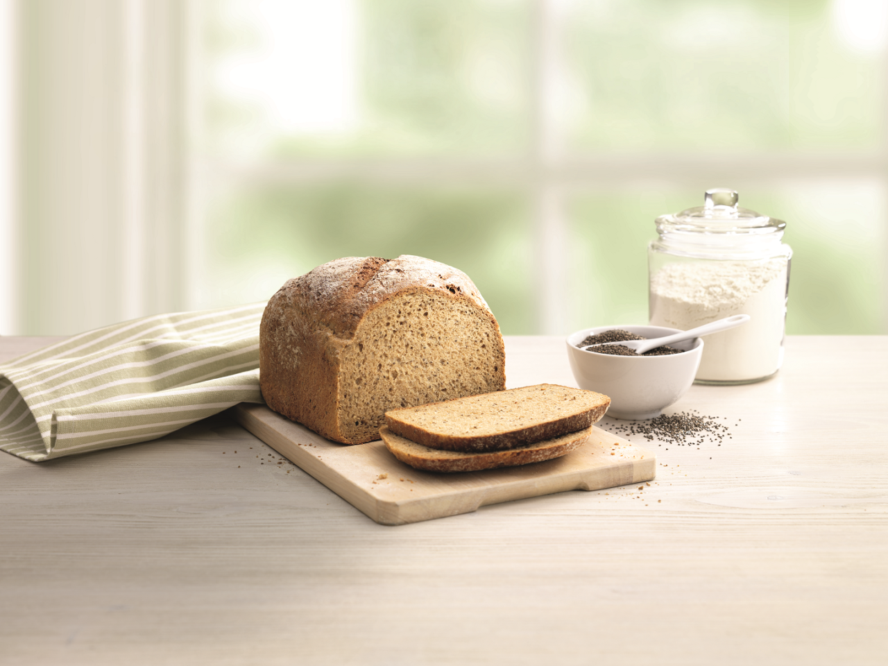 Chia-Samen sind ein Trend-Lebensmittel. Seit jüngstem auch zu finden etwa in Brot. (Foto: Bäckerei Kamps)