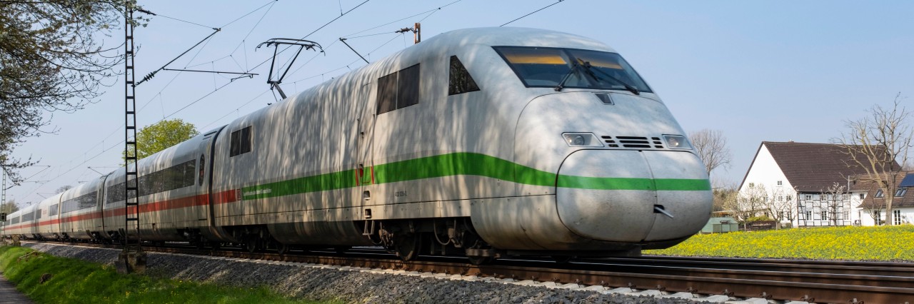 Deutsche Bahn: Müssen Passagiere auch bei ausgefallener Klimaanlage eine Maske tragen? Deutsche Bahn: Müssen Passagiere auch bei ausgefallener Klimaanlage eine Maske tragen?