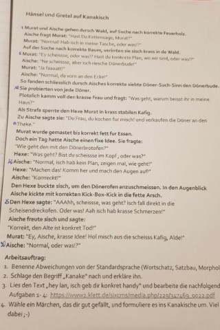 Duisburg: Das Arbeitsblatt mit der Überschrift „Hänsel und Gretel auf Kanakisch“, das Schüler am Krupp-Gymnasium erhalten haben.
