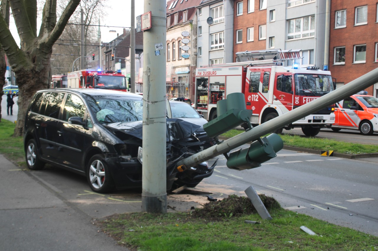 Einen schweren Unfall hat es in Duisburg gegeben. 