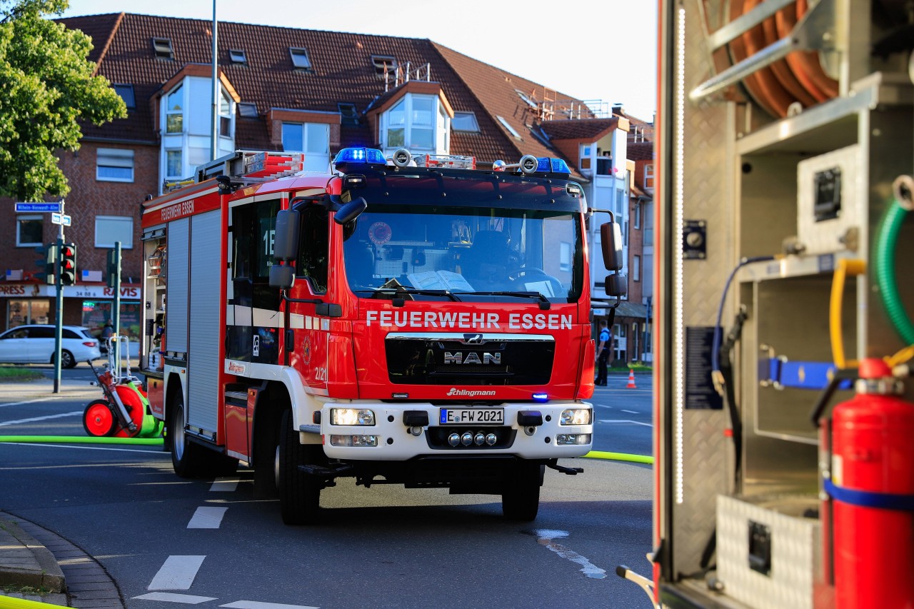 Die Feuerwehr Essen soll laut einem Ex-Mitarbeiter über gravierende Mängel in der Ausstattung, aber auch in der Infrastruktur haben. (Archivfoto)