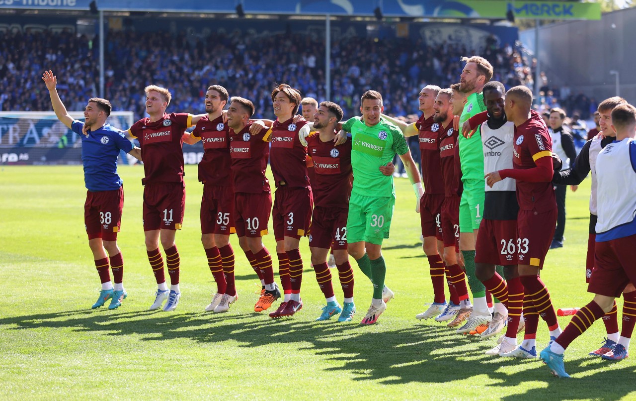 Der FC Schalke 04 holt drei wichtige Punkte im Aufstiegsrennen.