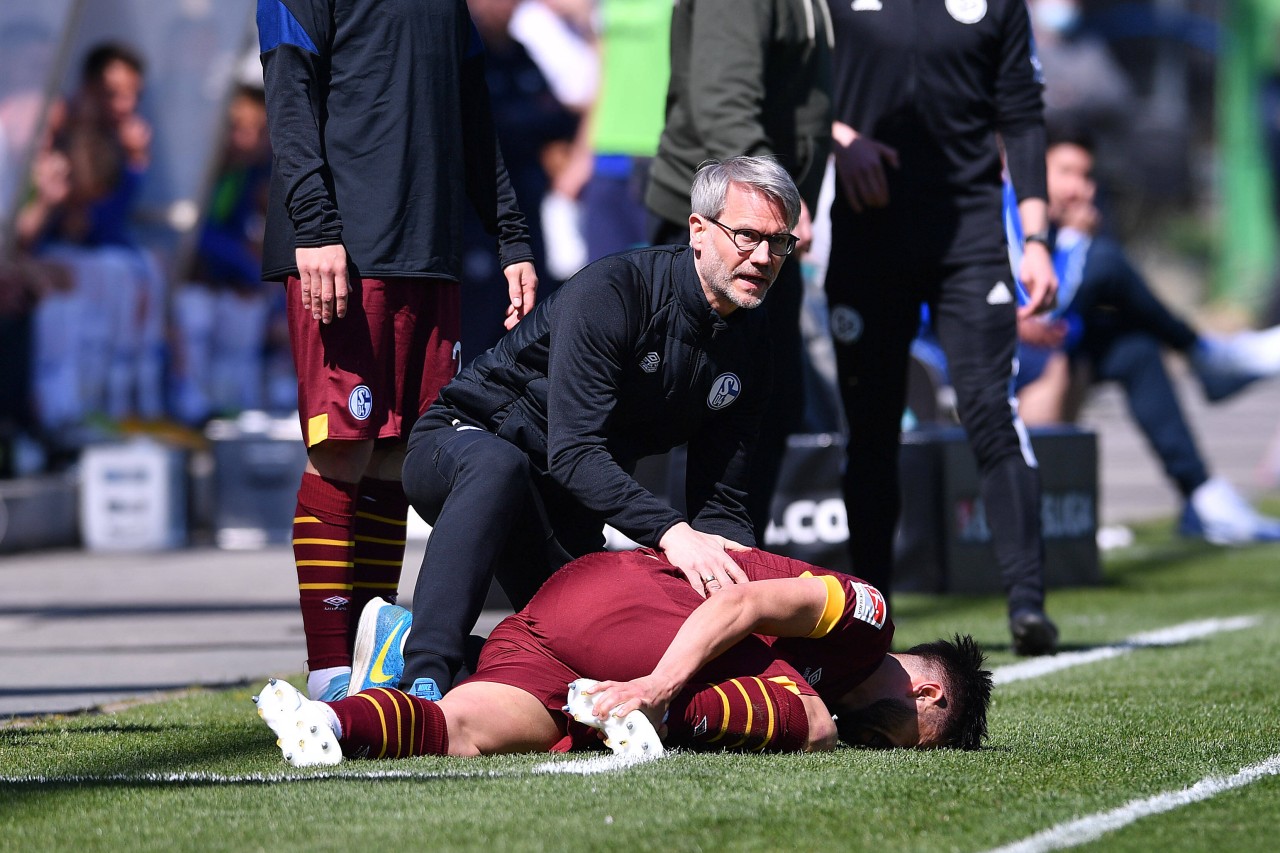 FC Schalke 04: Danny Latza musste nach einem Foul früh ausgewechselt werden.