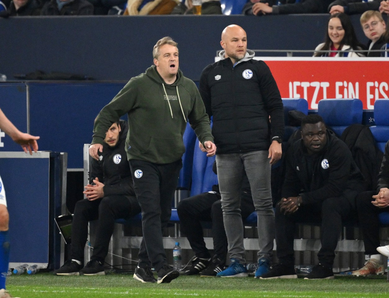 Auch bei einem Aufstieg des FC Schalke 04: Mike Büskens wird nicht Cheftrainer.