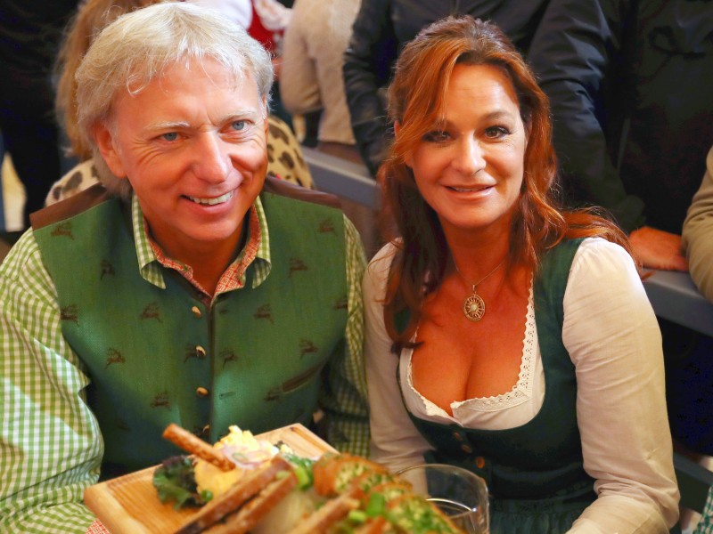 Schlagersängerin Andrea Berg besuchte die Eröffnung des Oktoberfests mit ihrem Mann Uli Ferber.