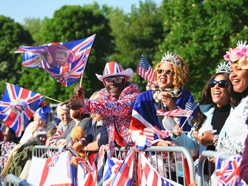 Was wäre ein solches Megaevent ohne Fans, die seit Tagen in Windsor campieren, um einen guten Platz für die Hochzeit zu ergattern. 