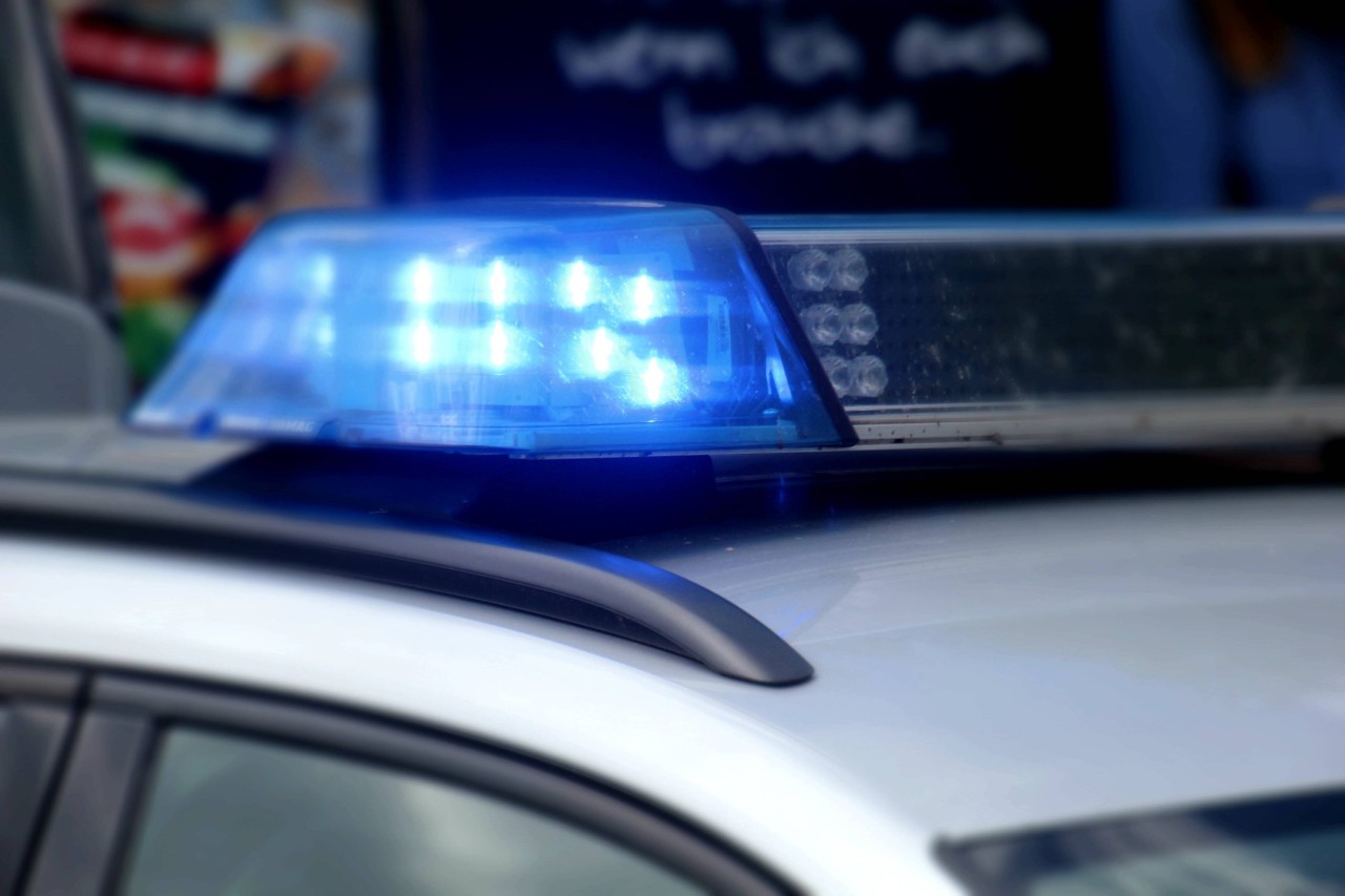 Die Polizei ist in Gelsenkirchen einem Grabräuber auf die Schlichte gekommen. Das wäre ohne die Hilfe einer findigen 65-Jährige jedoch nicht möglich gewesen.