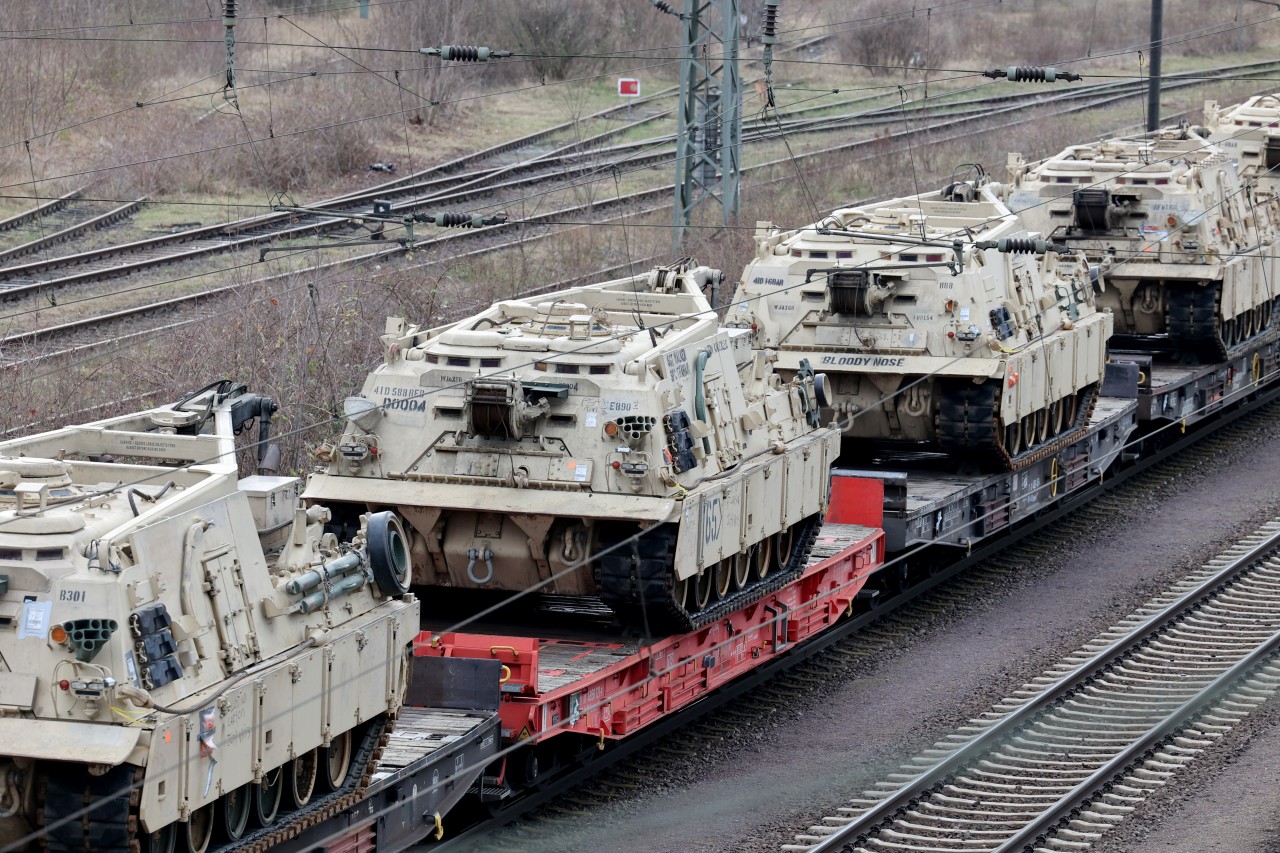 NRW: Der Panzer-Transport fuhr Richtung Osten.