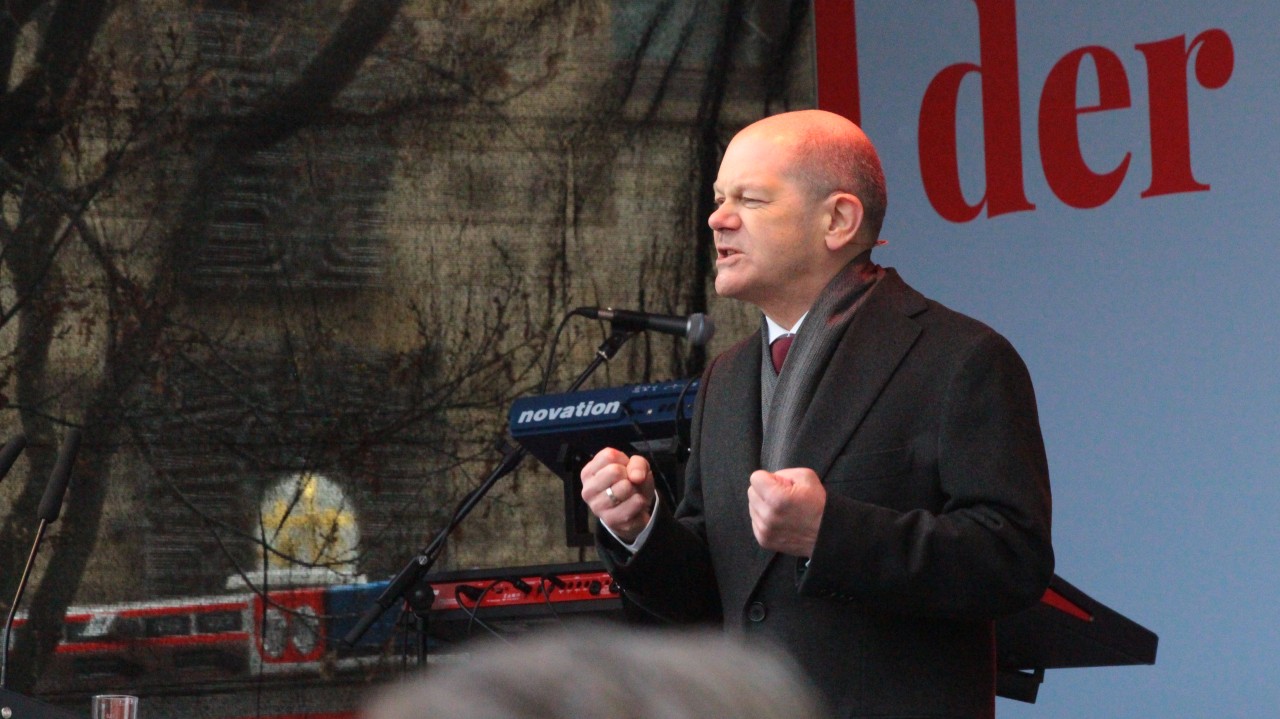Olaf Scholz hat am Samstag in Essen beim Wahlkampfauftakt von Thomas Kutschaty eine Rede gehalten.