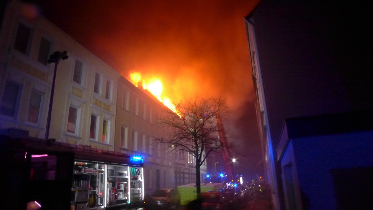 Großeinsatz der Feuerwehr Oberhausen! Großeinsatz der Feuerwehr Oberhausen!