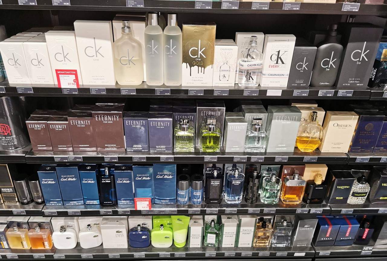 Aldi, Lidl und Co. bieten günstige Alternativen zu den teuren Parfum-Modemarken. (Symbolbild)