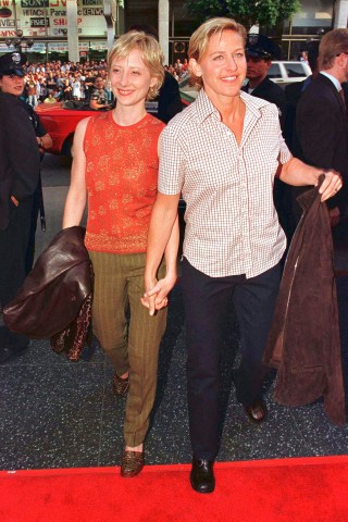 Die Schauspielerin Anne Heche und Moderatorin und Komikerin Ellen DeGeneress trennten sich 2000 nach drei Jahre gemeinsamen Jahren. 