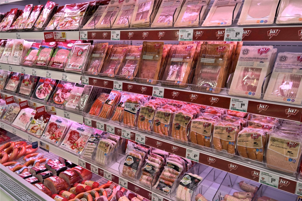 Rewe: Die bislang günstigen Fleisch- und Wurstpreise gehören bald der Vergangenheit an. (Symbolbild)