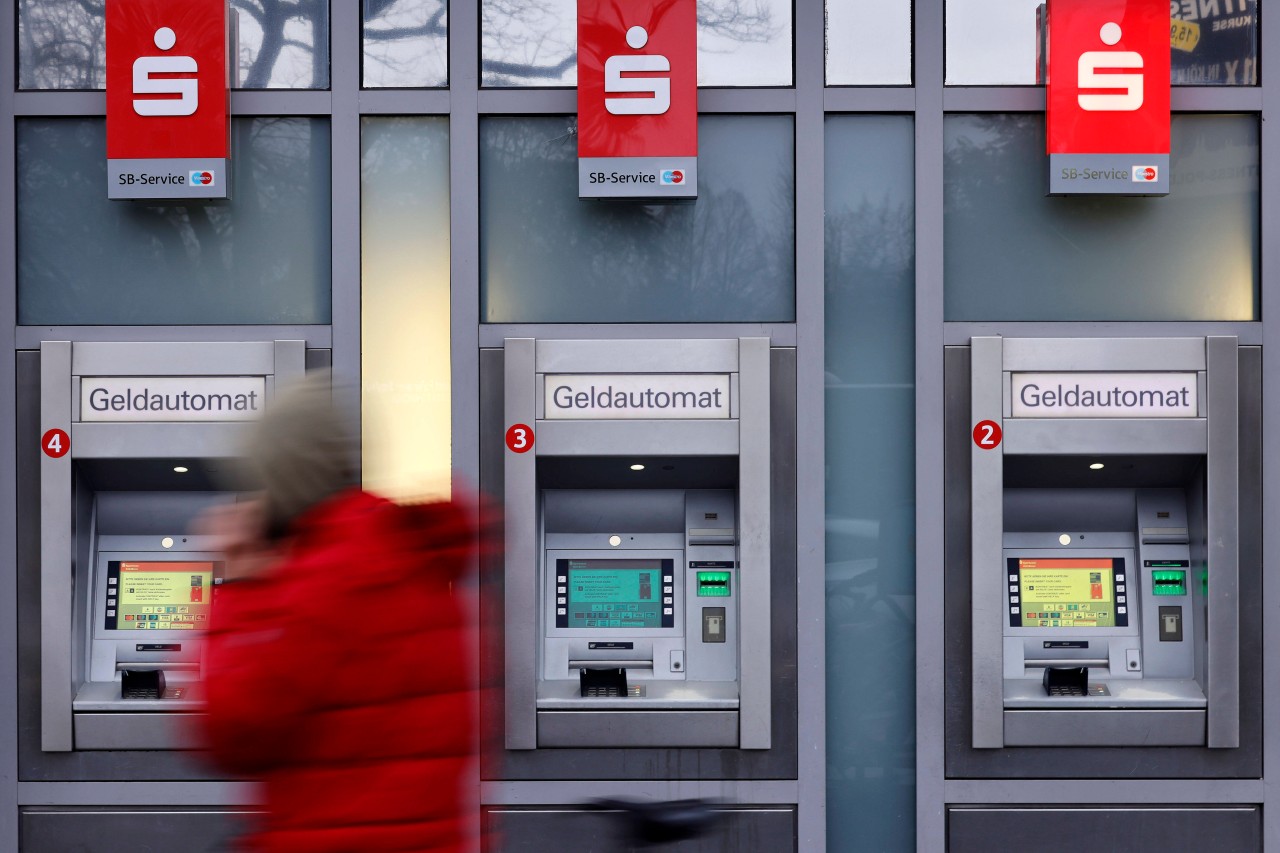 Neuerung am Sparkassen-Automat! (Symbolbild)