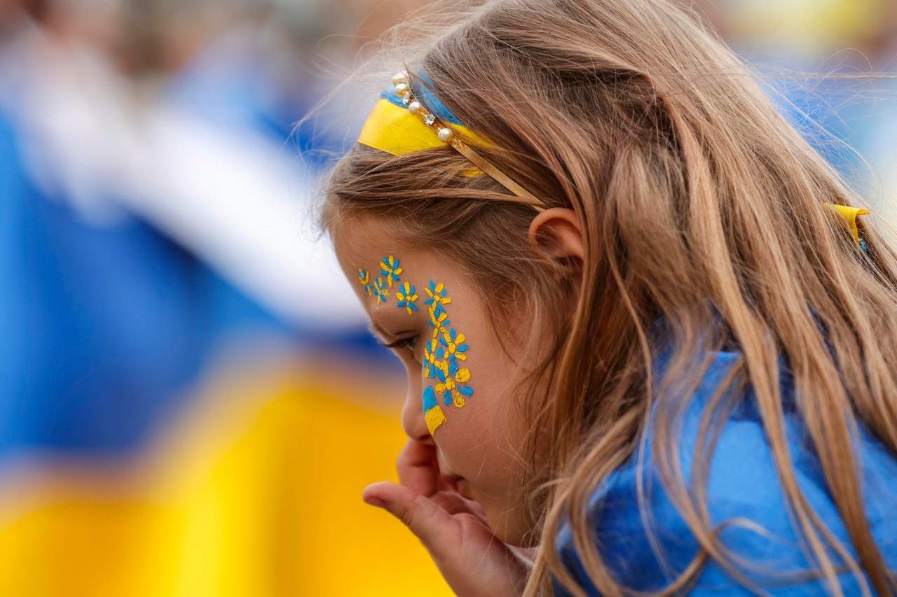 Auch Kinder sind in Lebensgefahr in der Ukraine (Symbolbild). 